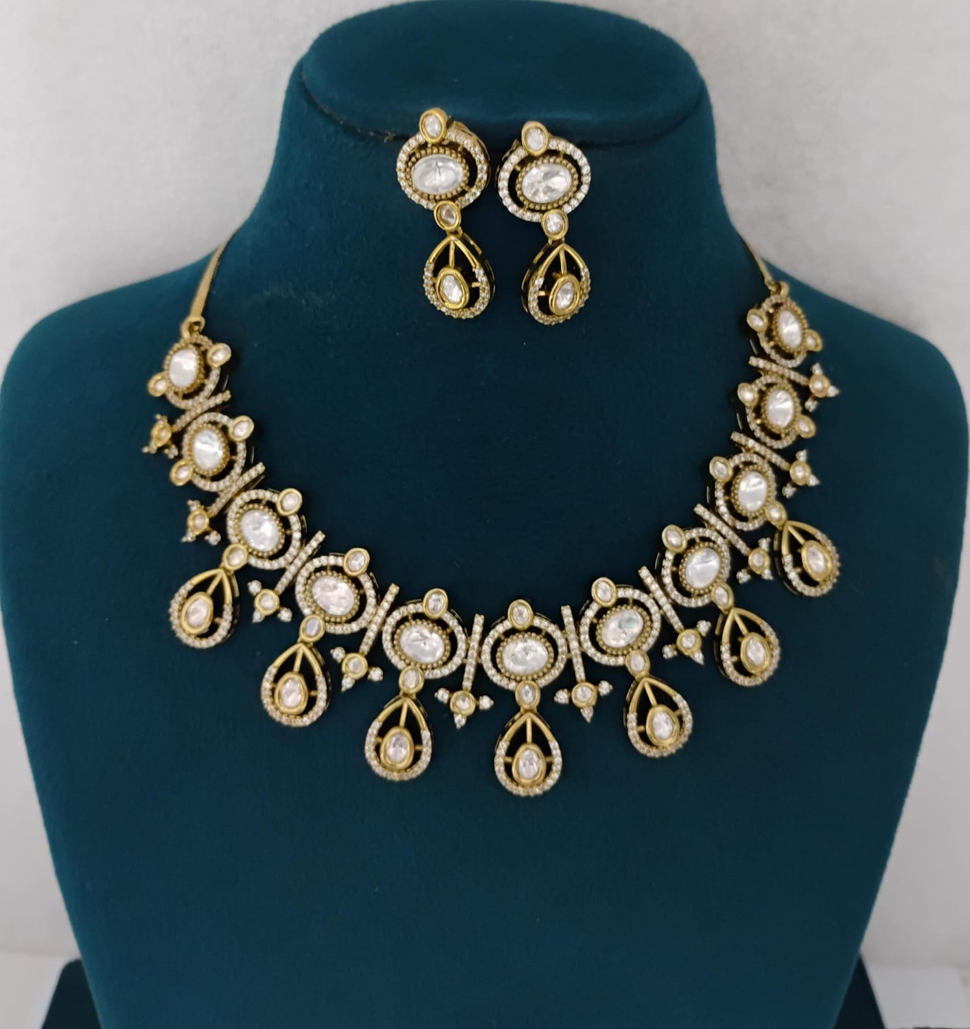 Kundan Necklace Set