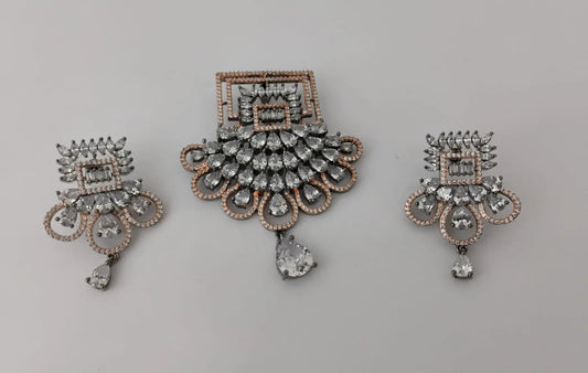 Geometric Radiance Scalloped Pendant Set in Dual-Tone Finish Ambani Fashion Jewellery